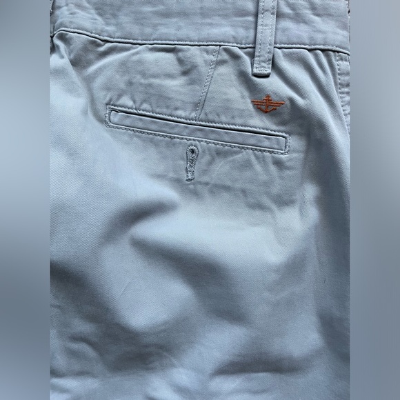 Men’s Dockers The Broken In Alpha Khaki Pants - Picture 4 of 9